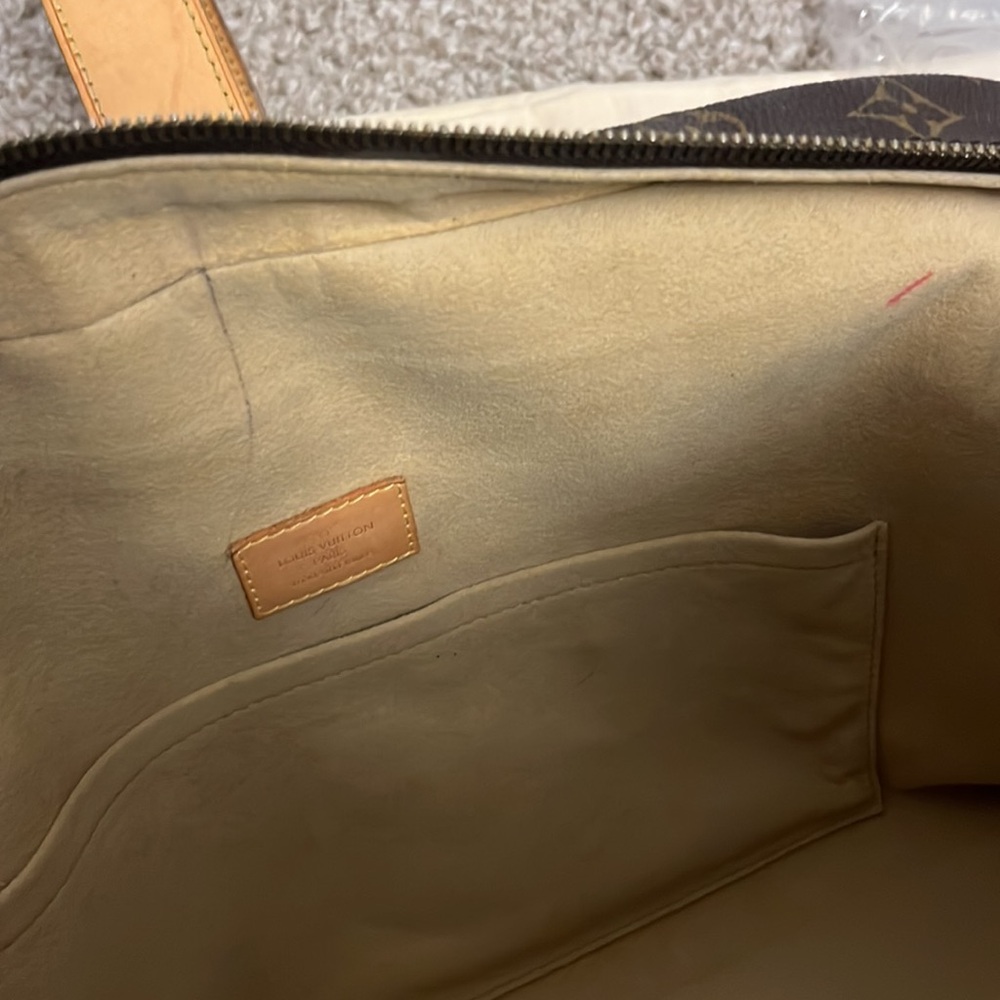 SOLD ✨✨Authentic Louis Vuitton Manhattan - Picture 12 of 15